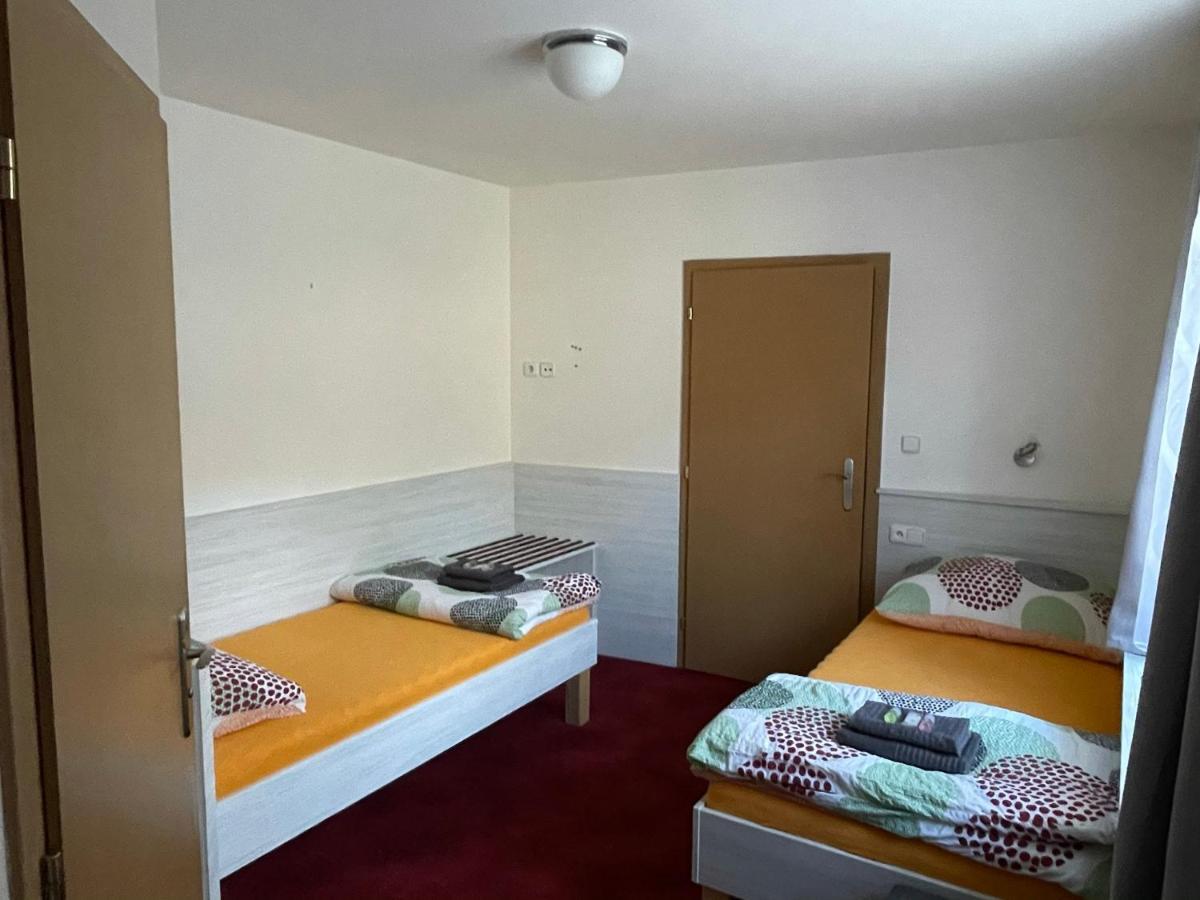 Orlovna Sitborice Otel Dış mekan fotoğraf